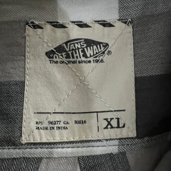 Vans Men’s XL Gray Plaid Long Sleeve Dress Shirt Button Up - Picture 7 of 9